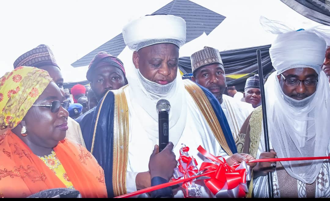 Sultan of Sokoto, His Eminence, Dr. Muhammad Sa'ad Abubakar III, flanked by the Emir of Zazzau, HRH Amb. Nuhu Bamali, and the deputy governor, Kaduna State, Dr. Hadiza Sabuwa Balarabe (L), formally commissioning the Ahmed Bola Tinubu Centre for Islamic Learning built by friends of the DG, Department of State Services, Mr. Tosin Ajayi, at the weekend in Kaduna